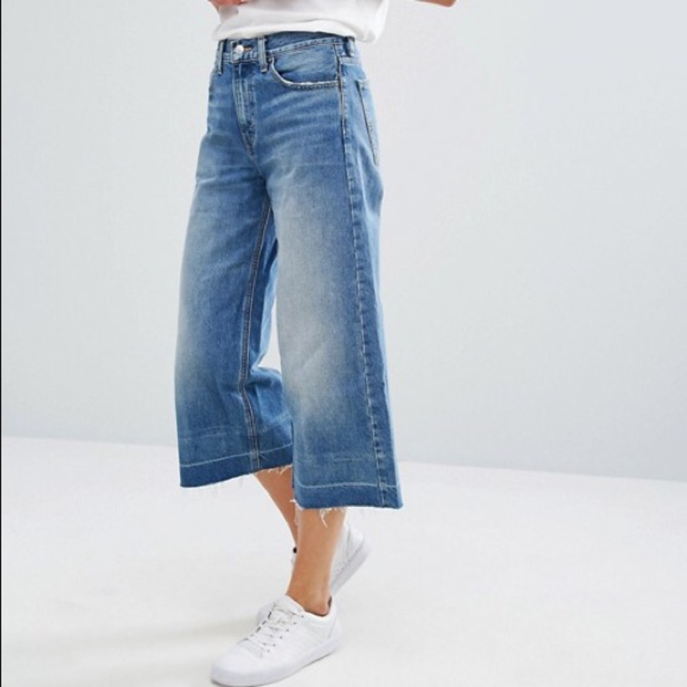 Levi’s Wide Leg Frayed Hem Culottes